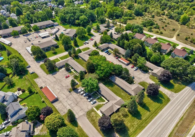 Photo 3 of Condo for sale at 407 W Drahner Rd, Oxford, MI 48371 | MLS# 20261071159 | Listing updated on 2026-09-14