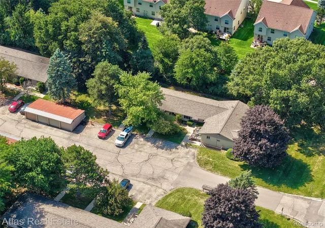 Photo 4 of Condo for sale at 407 W Drahner Rd, Oxford, MI 48371 | MLS# 20261071159 | Listing updated on 2026-09-14