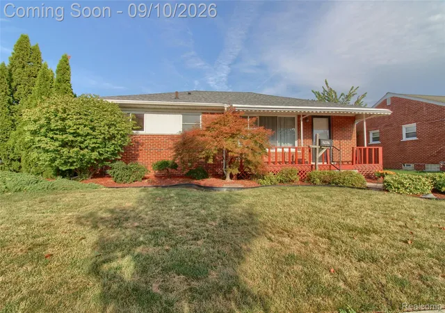 Photo 1 of Single family home for sale at 2881 Maxwell St, Trenton, MI 48183 | MLS# 20261071161 | Listing updated on 2026-09-10