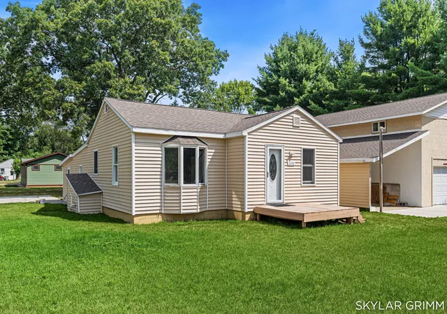 Photo 4 of Single family home for sale at 5690 Olsen Ave, Muskegon, MI 49442 | MLS# 71026046939 | Listing updated on 2026-09-10