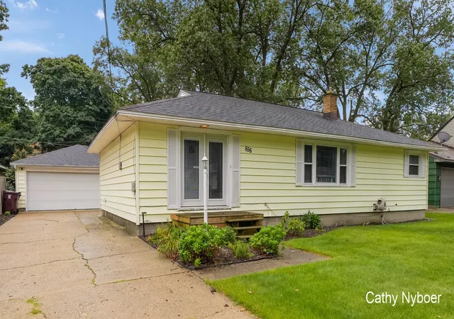 Photo 2 of Single family home for sale at 656 West St, Muskegon, MI 49442 | MLS# 65026046938 | Listing updated on 2026-09-11