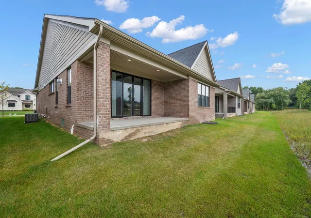 Photo 2 of Single family home for sale at 5908 Willow Grv Dr, Troy, MI 48085 | MLS# 58050220743 | Listing updated on 2026-09-09
