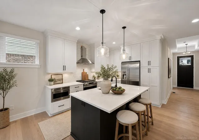 Photo 3 of Single family home for sale at 5908 Willow Grv Dr, Troy, MI 48085 | MLS# 58050220743 | Listing updated on 2026-09-09