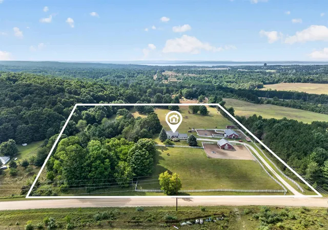 Photo 1 of Single family home for sale at 5493 S Bates Rd, Williamsburg, MI 49690 | MLS# 78080073208 | Listing updated on 2026-09-06