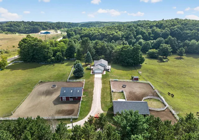 Photo 4 of Single family home for sale at 5493 S Bates Rd, Williamsburg, MI 49690 | MLS# 78080073208 | Listing updated on 2026-09-06