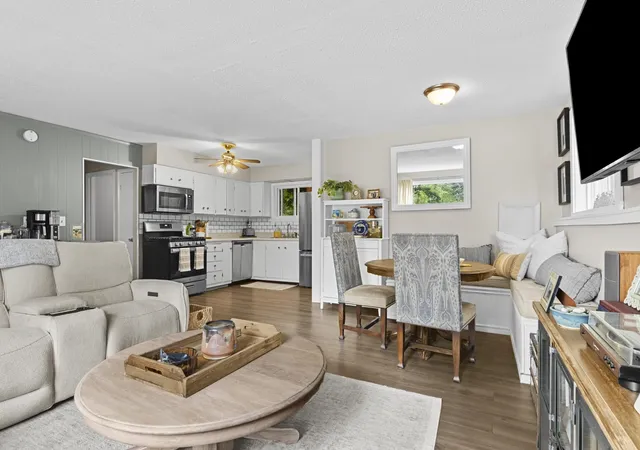 Photo 3 of Single family home for sale at 2465 Chandler Rd, Traverse City, MI 49696 | MLS# 78080073215 | Listing updated on 2026-09-11