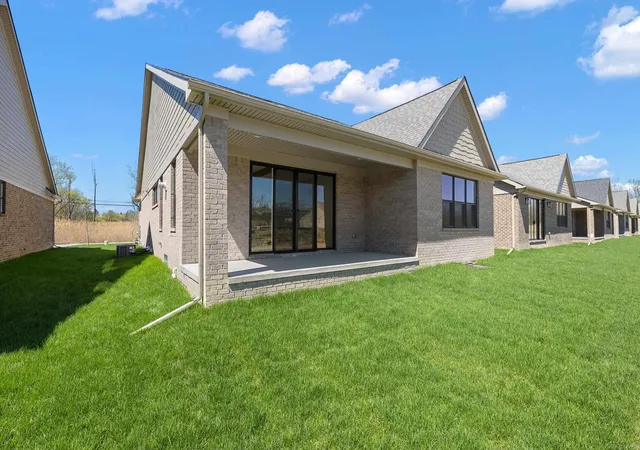 Photo 2 of Single family home for sale at 5872 Willow Grv Dr, Troy, MI 48085 | MLS# 58050220749 | Listing updated on 2026-09-09