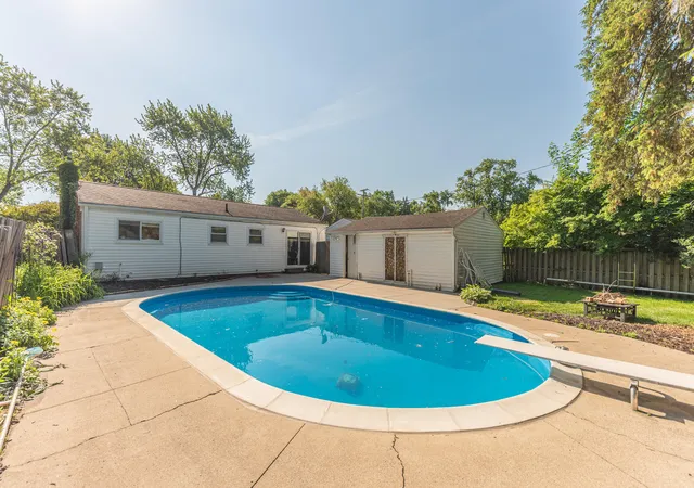 Photo 3 of Single family home for sale at 622 Rosemont Ave, Saline, MI 48176 | MLS# 81026046960 | Listing updated on 2026-09-16