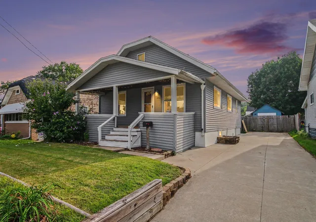 Photo 1 of Sale Pending at 1952 Havana Ave Sw, Wyoming, MI 49509 | MLS# 71026046957 | Listing updated on 2026-09-06