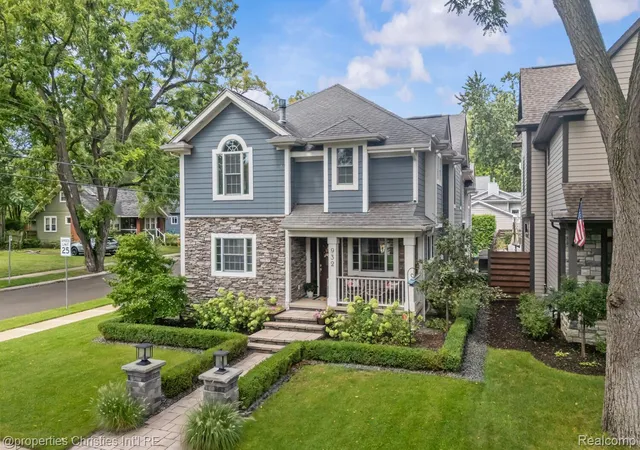 Photo 1 of Single family home for sale at 932 Roselawn Dr, Rochester, MI 48307 | MLS# 20261071188 | Listing updated on 2026-09-12
