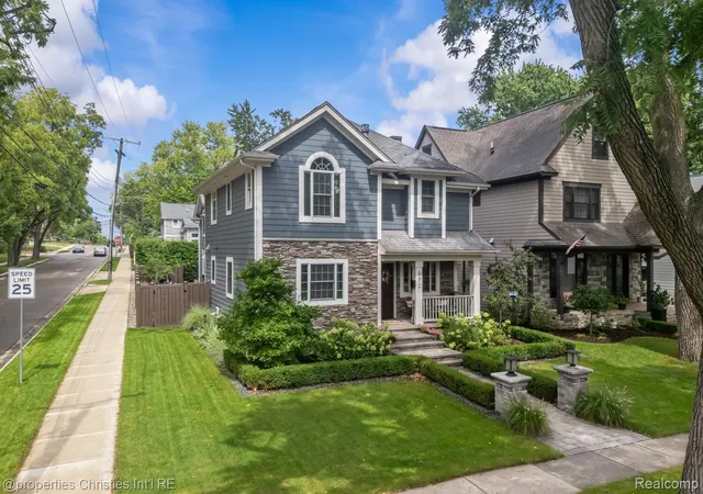 Photo 4 of Single family home for sale at 932 Roselawn Dr, Rochester, MI 48307 | MLS# 20261071188 | Listing updated on 2026-09-12