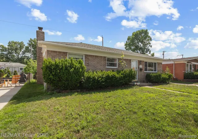 Photo 2 of Single family home for sale at 34345 Rosslyn St, Westland, MI 48185 | MLS# 20261071192 | Listing updated on 2026-09-12