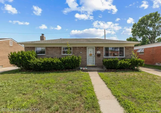 Photo 3 of Single family home for sale at 34345 Rosslyn St, Westland, MI 48185 | MLS# 20261071192 | Listing updated on 2026-09-12