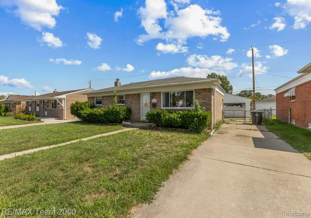Photo 3 of Single family home for sale at 34345 Rosslyn St, Westland, MI 48185 | MLS# 20261071192 | Listing updated on 2026-09-12