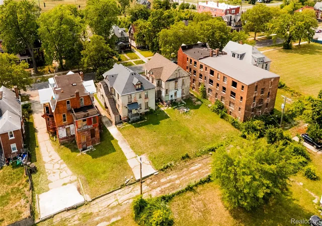 Photo 3 of Multi family home for sale at 1574 & 1582 Cadillac Blvd, Detroit, MI 48214 | MLS# 20261071195 | Listing updated on 2026-09-03