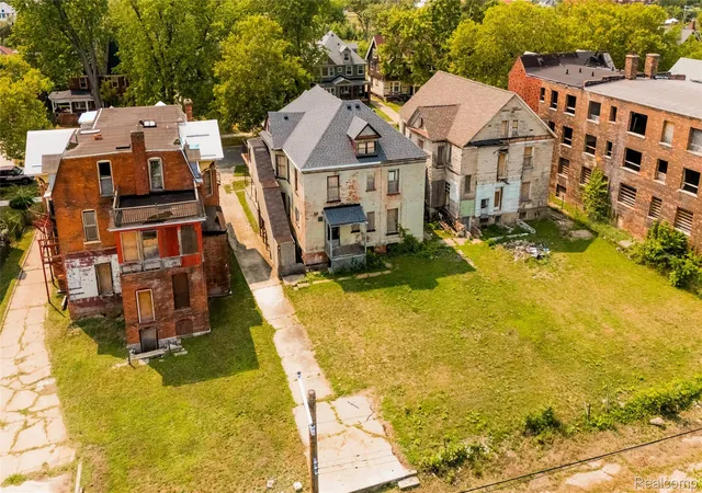 Photo 4 of Multi family home for sale at 1574 & 1582 Cadillac Blvd, Detroit, MI 48214 | MLS# 20261071195 | Listing updated on 2026-09-03
