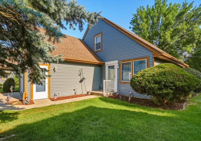 Photo 2 of Condo for sale at 8 Cambridge Park, Frankenmuth, MI 48734 | MLS# 61050220758 | Listing updated on 2026-09-15