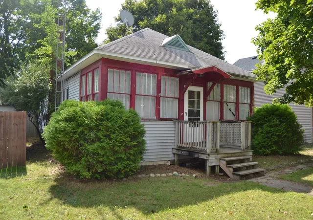 Photo 1 of Single family home for sale at 110 S 5th Street, Roscommon, MI 48653 | MLS# 77080073219 | Listing updated on 2026-10-10