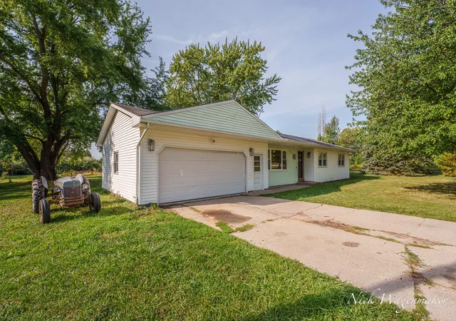 Photo 2 of Single family home for sale at 3225 Benston Rd, Whitehall, MI 49461 | MLS# 71026046975 | Listing updated on 2026-09-15