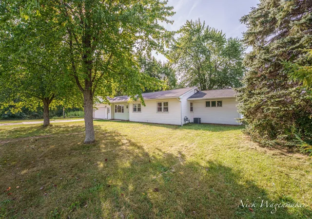 Photo 3 of Single family home for sale at 3225 Benston Rd, Whitehall, MI 49461 | MLS# 71026046975 | Listing updated on 2026-09-15