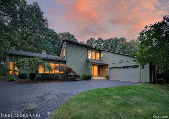 Photo 56 of Single family home for sale at 8520 Englewood Dr, Clarkston, MI 48346 | MLS# 20261071214 | Listing updated on 2026-09-13