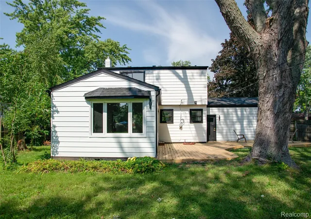 Photo 32 of Single family home for sale at 5969 Pleasant Dr, Waterford, MI 48329 | MLS# 20261071216 | Listing updated on 2026-09-12