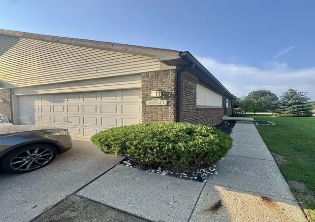Photo 3 of Condo for sale at 20543 Brandonwood Dr, Clinton Township, MI 48038 | MLS# 58050220759 | Listing updated on 2026-09-03
