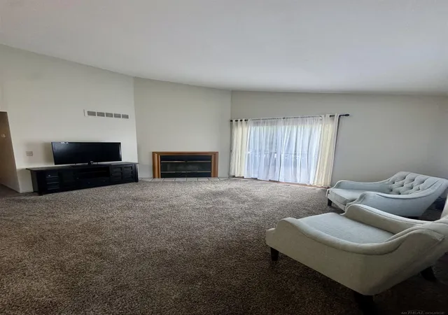 Listing Photo 5 - Condo for sale in building located at 20543 Brandonwood Dr, Clinton Township, MI 48038