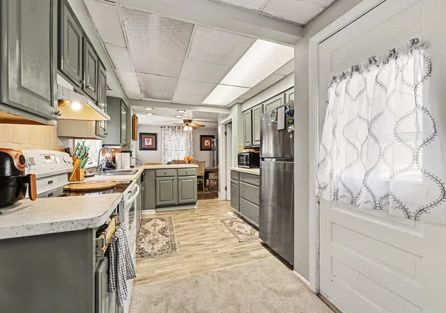 Photo 4 of Single family home for sale at 607 S Grinnell St, Jackson, MI 49203 | MLS# 81026046980 | Listing updated on 2026-09-16