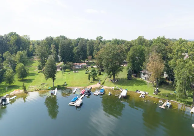 Photo 3 of Single family home for sale at 2523 Vanhorn Ct, Allegan, MI 49010 | MLS# 71026046984 | Listing updated on 2026-09-09