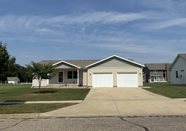 Photo 1 of Single family home for sale at 604 Hampshire Dr, Sturgis, MI 49091 | MLS# 68026046987 | Listing updated on 2026-09-04