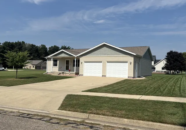 Photo 2 of Single family home for sale at 604 Hampshire Dr, Sturgis, MI 49091 | MLS# 68026046987 | Listing updated on 2026-09-04