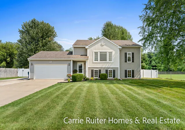 Single family home for sale at 1104 Zachary St, Vicksburg, MI 49097 | MLS# 71026046985