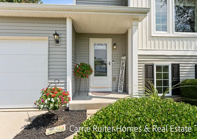 Photo 3 of Single family home for sale at 1104 Zachary St, Vicksburg, MI 49097 | MLS# 71026046985 | Listing updated on 2026-09-16