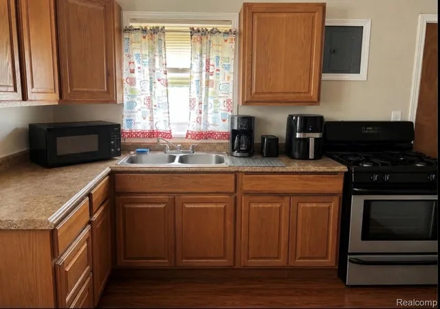 Photo 3 of Single family home for sale at 6369 Harold St, Taylor, MI 48180 | MLS# 20261071234 | Listing updated on 2026-09-12