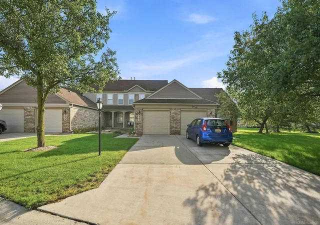 Photo 1 of Condo for sale at 4083 W Hunters Cir, Canton, MI 48188 | MLS# 58050220769 | Listing updated on 2026-09-14