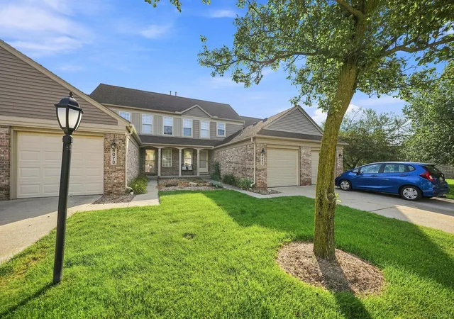 Photo 2 of Condo for sale at 4083 W Hunters Cir, Canton, MI 48188 | MLS# 58050220769 | Listing updated on 2026-09-14