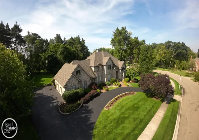 Photo 2 of Single family home for sale at 2453 Pine Holw Dr, East Lansing, MI 48823 | MLS# 58050220770 | Listing updated on 2026-09-18