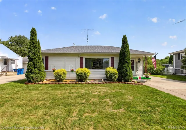 Photo 1 of Single family home for sale at 425 Wisler St, Davison, MI 48423 | MLS# 20261071243 | Listing updated on 2026-09-11