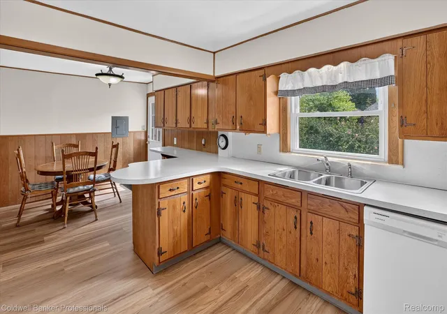 Photo 3 of Single family home for sale at 425 Wisler St, Davison, MI 48423 | MLS# 20261071243 | Listing updated on 2026-09-11