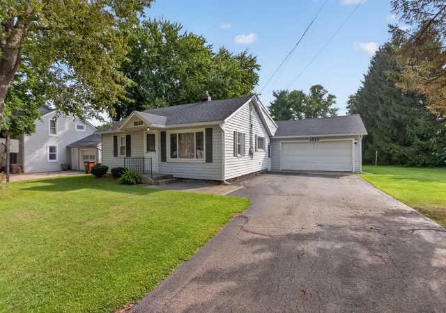 Photo 3 of Single family home for sale at 3533 E Gordon Dr, Spring Arbor, MI 49283 | MLS# 55026047007 | Listing updated on 2026-09-09