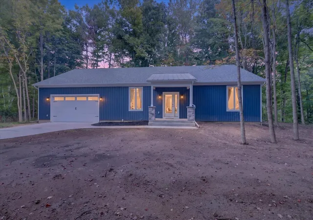 Single family home for sale at 13165 Deer Crk Dr, South Haven, MI 49090 | MLS# 71026047006