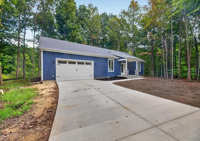 Photo 2 of Single family home for sale at 13165 Deer Crk Dr, South Haven, MI 49090 | MLS# 71026047006 | Listing updated on 2026-09-03