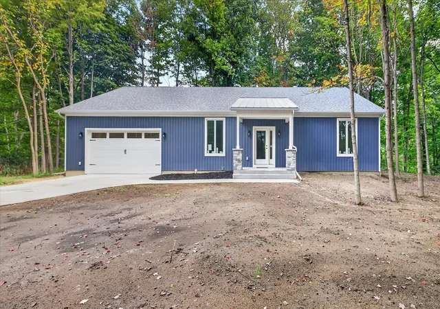 Photo 3 of Single family home for sale at 13165 Deer Crk Dr, South Haven, MI 49090 | MLS# 71026047006 | Listing updated on 2026-09-03