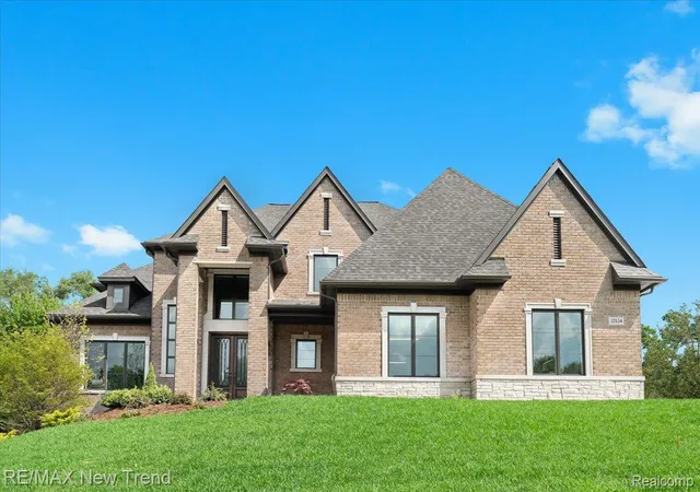 Photo 1 of Single family home for sale at 28834 Wintergreen, Farmington Hills, MI 48331 | MLS# 20261071254 | Listing updated on 2026-09-05