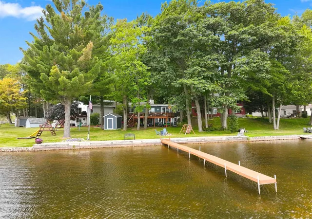 Photo 1 of Single family home for sale at 281 W Lake Dr, Cadillac, MI 49601 | MLS# 78080073223 | Listing updated on 2026-09-11