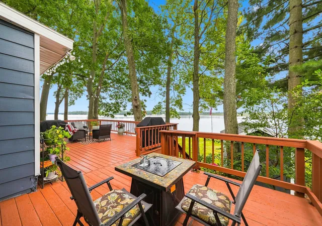 Photo 2 of Single family home for sale at 281 W Lake Dr, Cadillac, MI 49601 | MLS# 78080073223 | Listing updated on 2026-09-11