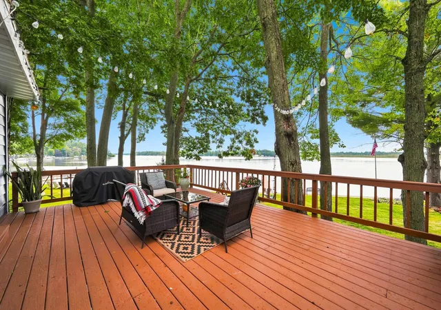 Photo 3 of Single family home for sale at 281 W Lake Dr, Cadillac, MI 49601 | MLS# 78080073223 | Listing updated on 2026-09-11