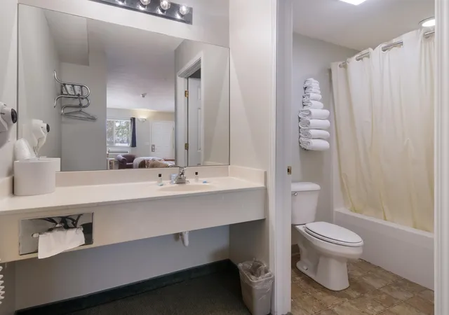 Photo 4 of Condo for sale at 5610 Shanty Crk Rd, Bellaire, MI 49615 | MLS# 78080073224 | Listing updated on 2026-09-06