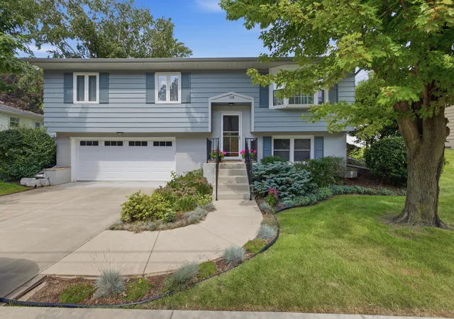 Photo 2 of Single family home for sale at 1326 W Water St, New Buffalo, MI 49117 | MLS# 69026047026 | Listing updated on 2026-09-10